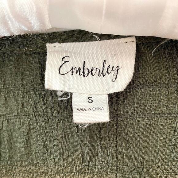 EMBERLEY | Dark Green Ruffle Midi Dress Crinkle Textured 3/4 Sleeve | Small - Picture 5 of 7